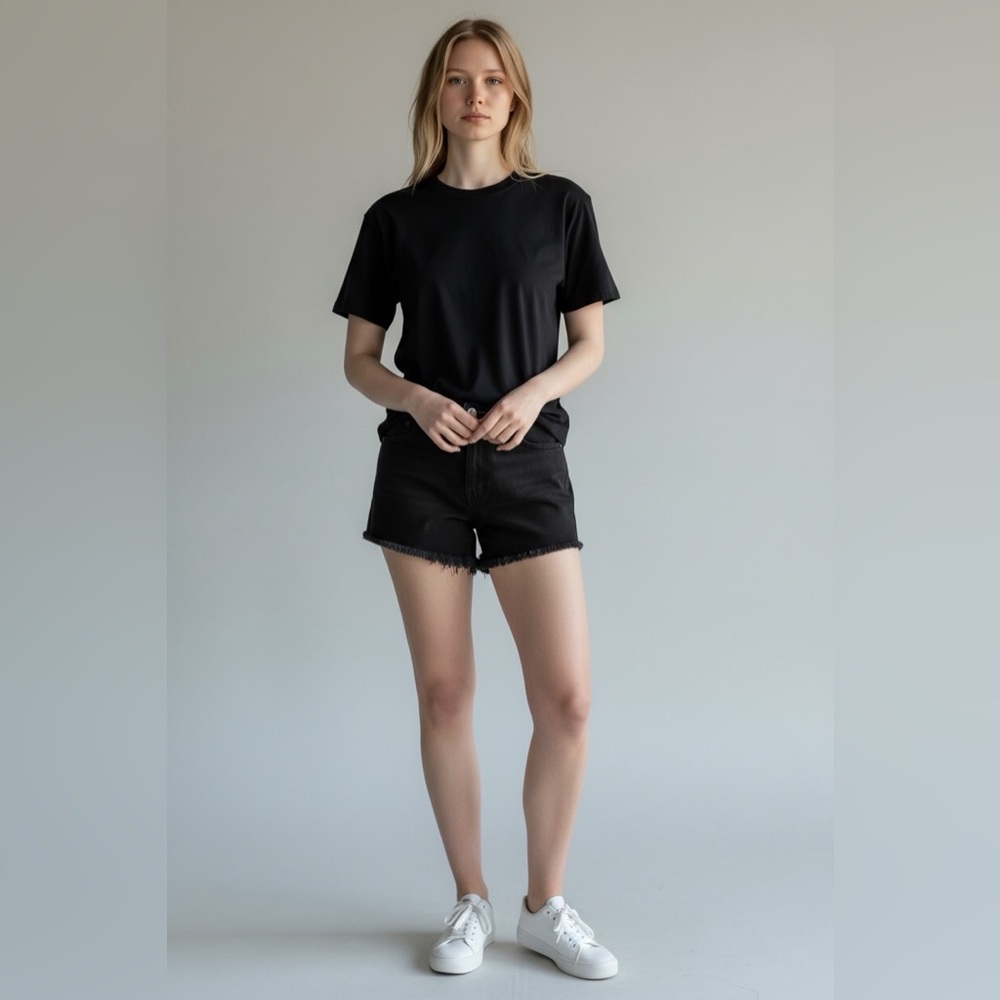 Aritiza Sunday Best - Festival cut off raw hem denim shorts